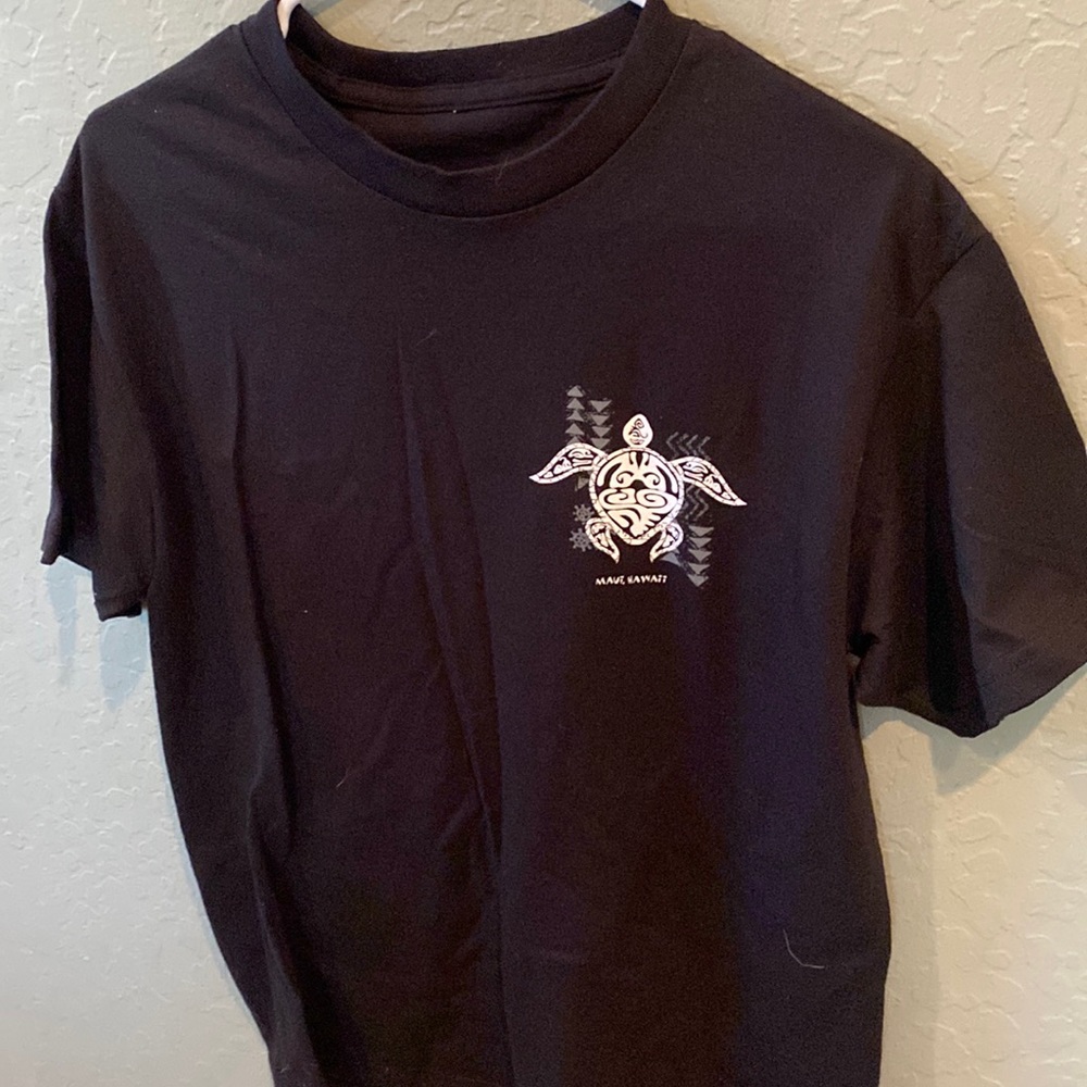 NWOT Maui tshirt